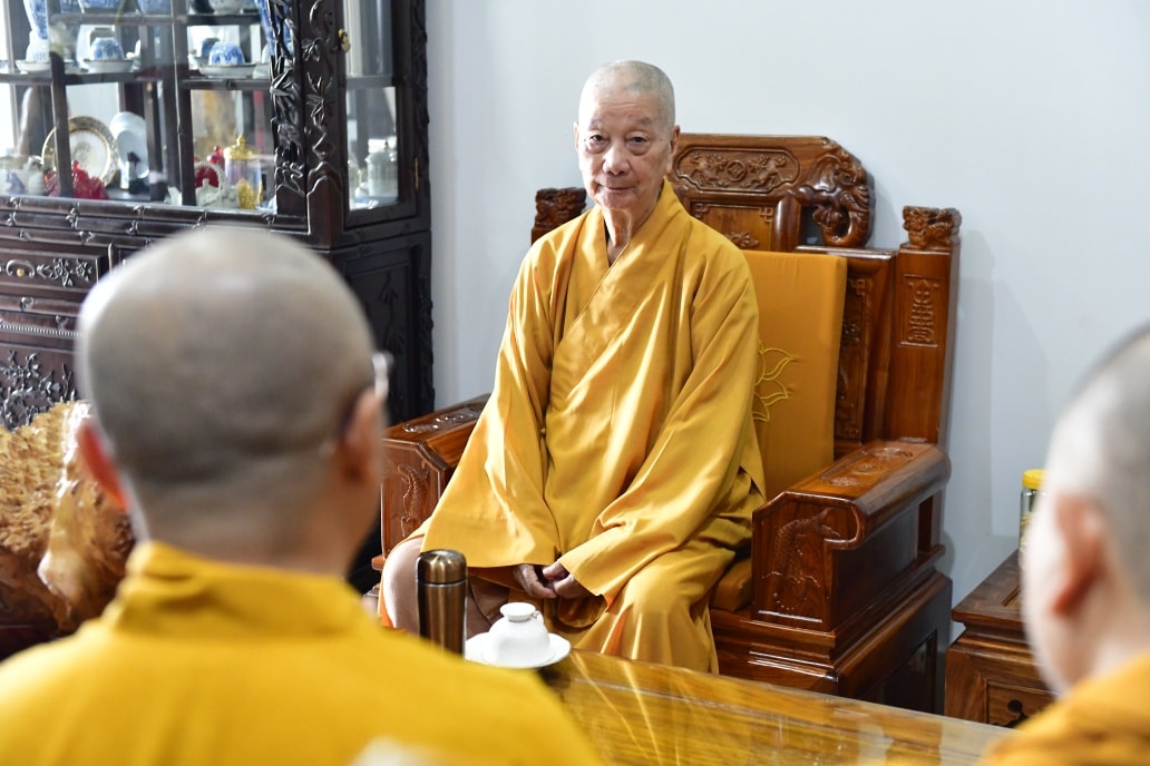 Dòng truyền thừa Drikung Kagyu tiếp kiến đức Quyền Pháp chủ GHPGVN và thăm Học viện PGVN tại Tp. HCM