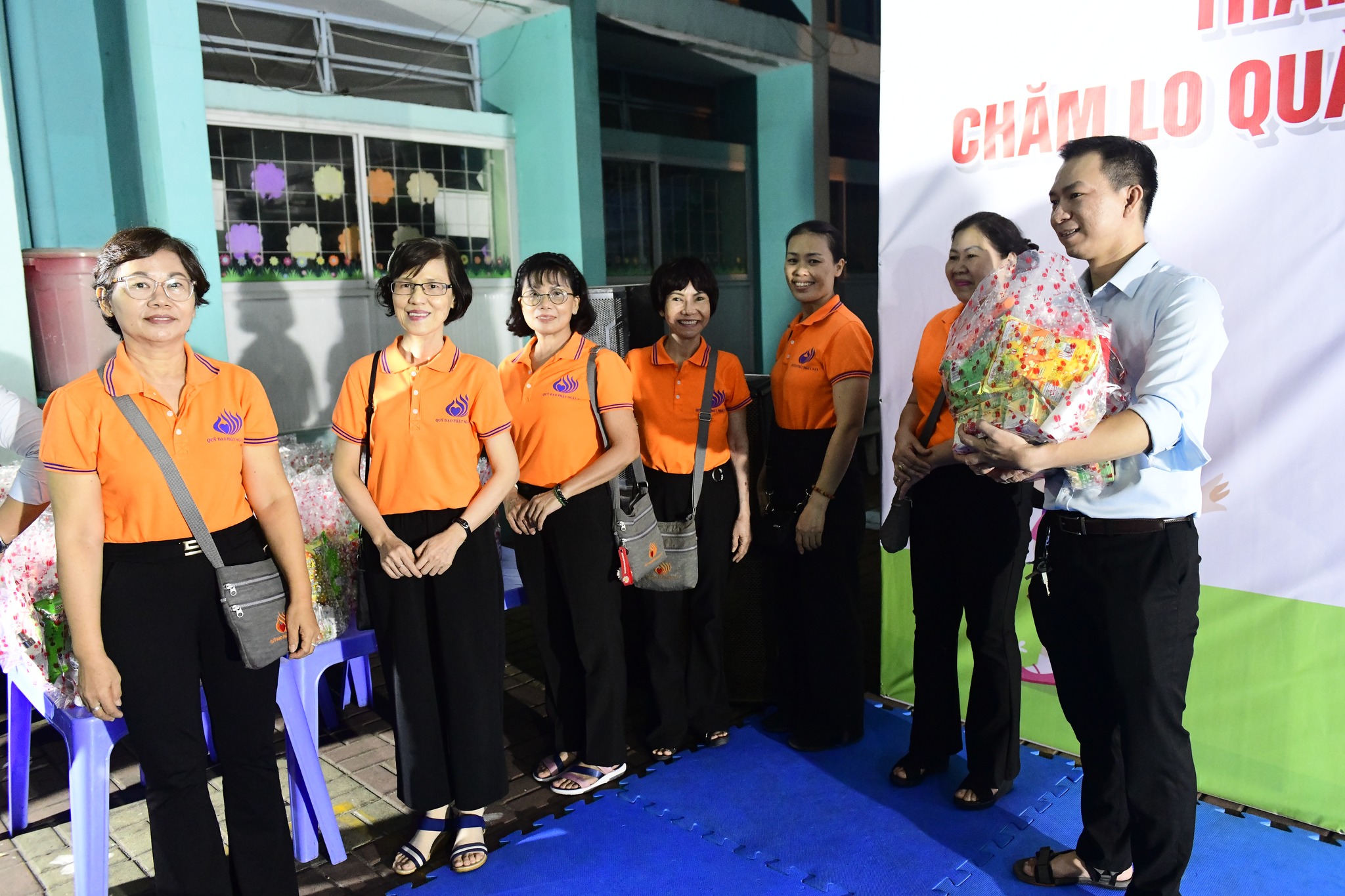 Chùa Giác Ngộ và Quỹ Đạo Phật Ngày Nay ủng hộ 4.400 món quà tặng đến hơn 600 em thiếu nhi tại địa phương