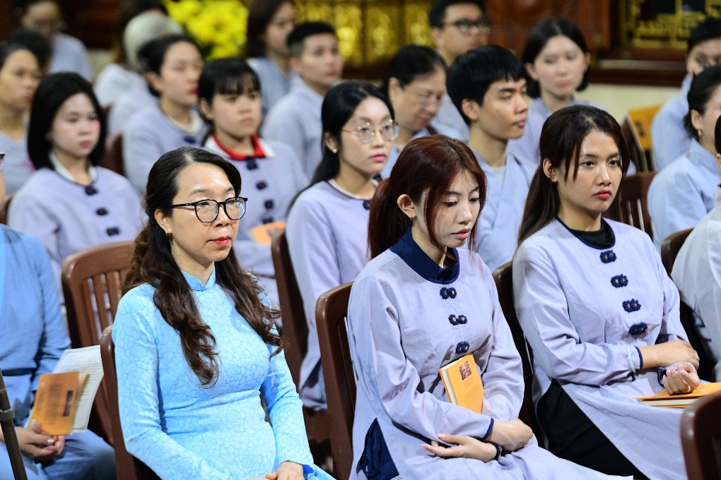 HƠN 200 PHẬT TỬ PHÁT TÂM QUY Y TAM BẢO TẠI CHÙA GIÁC NGỘ - GIEO HẠT BỒ-ĐỀ ĐÊM RẰM THÁNG GIÊNG