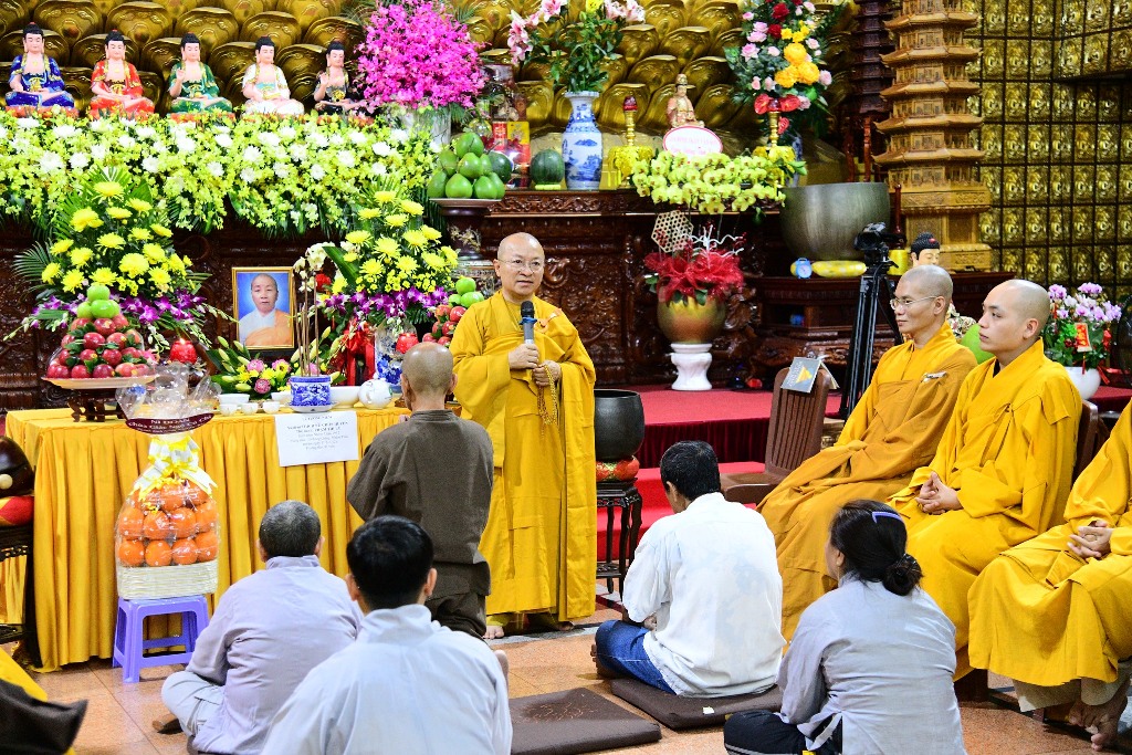 TRANG NGHIÊM LỄ TƯỞNG NIỆM THÂN MẪU THƯỢNG TỌA THÍCH NHẬT TỪ TẠI CHÙA GIÁC NGỘ