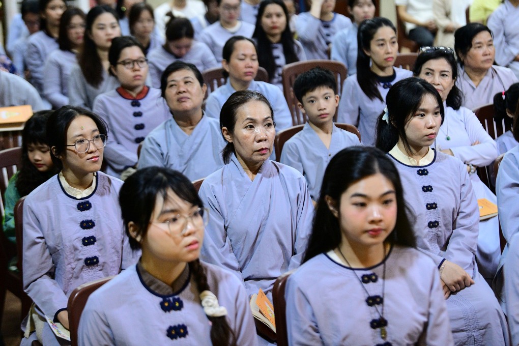 HƠN 200 PHẬT TỬ PHÁT TÂM QUY Y TAM BẢO TẠI CHÙA GIÁC NGỘ - GIEO HẠT BỒ-ĐỀ ĐÊM RẰM THÁNG GIÊNG