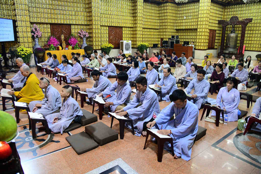 Rằm Tháng Giêng – Khai Mở Ngày Mới Bằng Thời Kinh Dược Sư