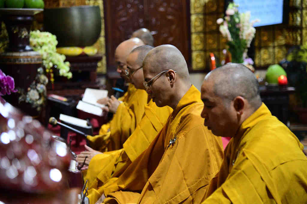 Rằm Tháng Giêng – Khai Mở Ngày Mới Bằng Thời Kinh Dược Sư