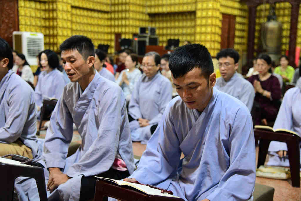 Rằm Tháng Giêng – Khai Mở Ngày Mới Bằng Thời Kinh Dược Sư