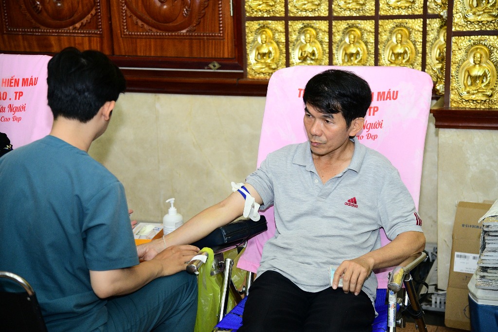 SÁNG THỨ BẢY ĐONG ĐẦY NGHĨA TÌNH VỚI 175 NGƯỜI ĐĂNG KÝ HIẾN MÁU TẠI CHÙA GIÁC NGỘ