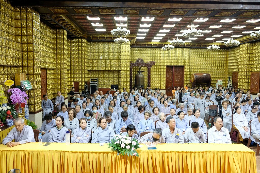 LÀM CHỦ CẢM XÚC – CHÌA KHÓA AN LẠC GIỮA ĐỜI SỐNG HIỆN ĐẠI