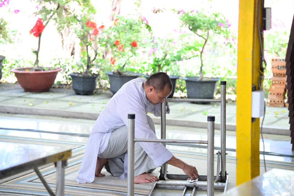 TĂNG ĐOÀN VÀ PHẬT TỬ CHÙA QUAN ÂM ĐÔNG HẢI TÍCH CỰC CHUẨN BỊ CHO LỄ KHAI MẠC KHÓA TU “XUẤT GIA GIEO DUYÊN” – PHƯƠNG TRỜI THONG DONG 9