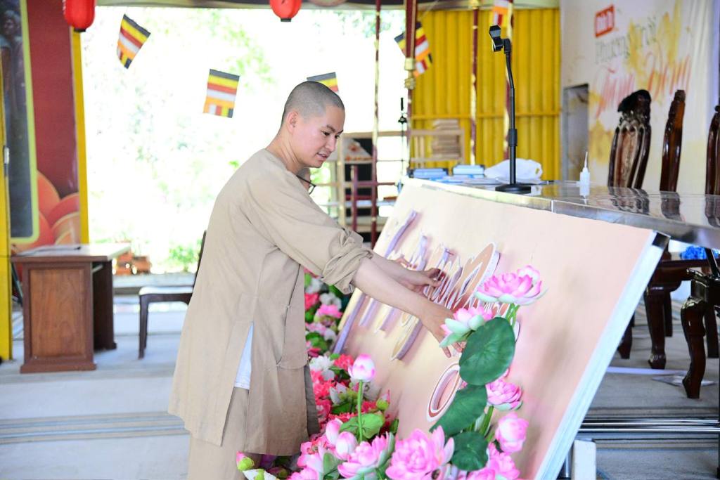 TĂNG ĐOÀN VÀ PHẬT TỬ CHÙA QUAN ÂM ĐÔNG HẢI TÍCH CỰC CHUẨN BỊ CHO LỄ KHAI MẠC KHÓA TU “XUẤT GIA GIEO DUYÊN” – PHƯƠNG TRỜI THONG DONG 9