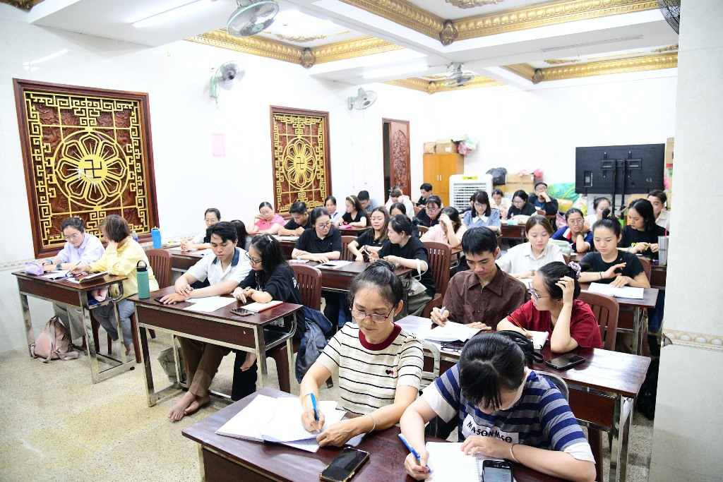 KHAI GIẢNG LỚP TIẾNG ANH GIAO TIẾP TẠI CHÙA GIÁC NGỘ