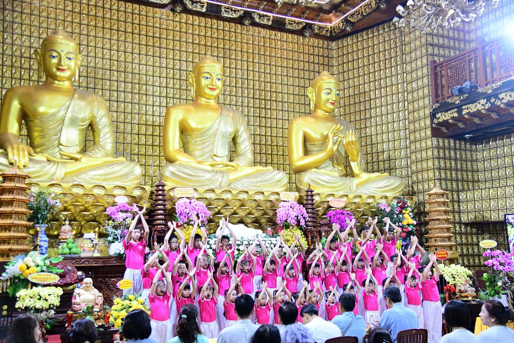 LỄ TƯỞNG NIỆM ĐỨC PHẬT NHẬP NIẾT-BÀN VÀ MỪNG NGÀY TIẾP NỐI LẦN THỨ 58 CỦA SƯ PHỤ THÍCH NHẬT TỪ: THẮP SÁNG TINH THẦN TRI ÂN VÀ TIẾP NỐI CHÁNH PHÁP