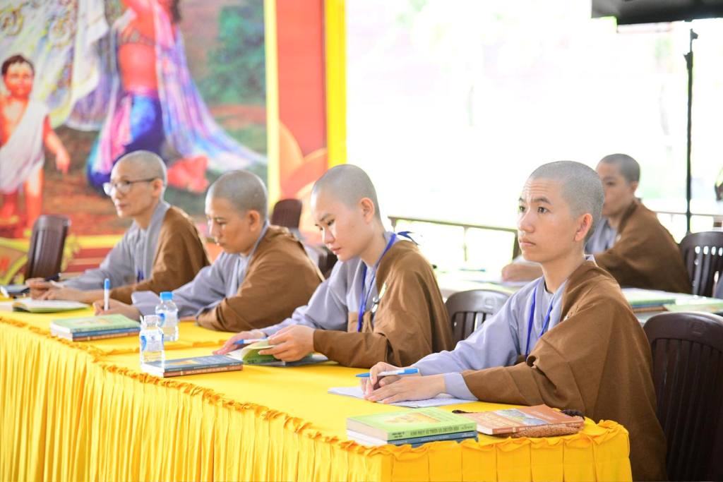 PHÁP VỊ LAN TỎA TỪ TĂNG ĐOÀN CHÙA GIÁC NGỘ TRONG NGÀY TU THỨ TƯ