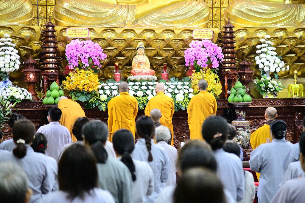 ĐÊM SÁM HỐI – TRỞ VỀ LẮNG NGHE CHÍNH MÌNH TẠI CHÙA GIÁC NGỘ