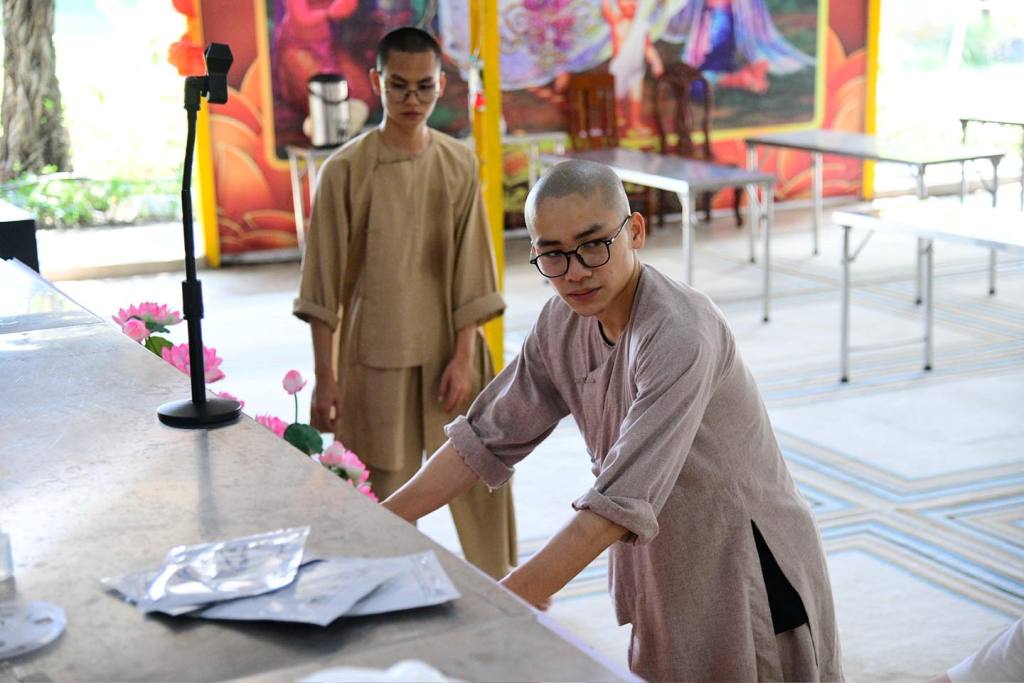 TĂNG ĐOÀN VÀ PHẬT TỬ CHÙA QUAN ÂM ĐÔNG HẢI TÍCH CỰC CHUẨN BỊ CHO LỄ KHAI MẠC KHÓA TU “XUẤT GIA GIEO DUYÊN” – PHƯƠNG TRỜI THONG DONG 9