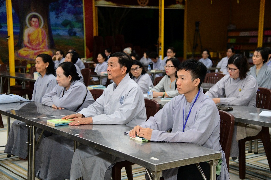 LẮNG NGHE ĐỂ HIỂU, HIỂU ĐỂ TU – ĐÊM VẤN ĐÁP PHẬT PHÁP CÙNG TT. THÍCH NHẬT TỪ