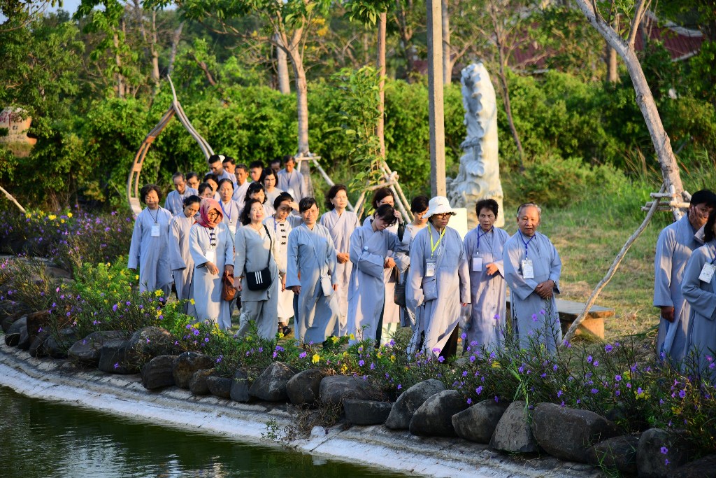SÁNG AN NHIÊN TRONG KHÓA THIỀN HÀNH