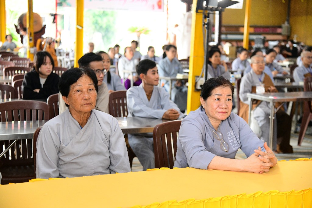 CHUYỂN HÓA THAM ÁI – MỞ LỐI AN NHIÊN GIỮA DÒNG ĐỜI