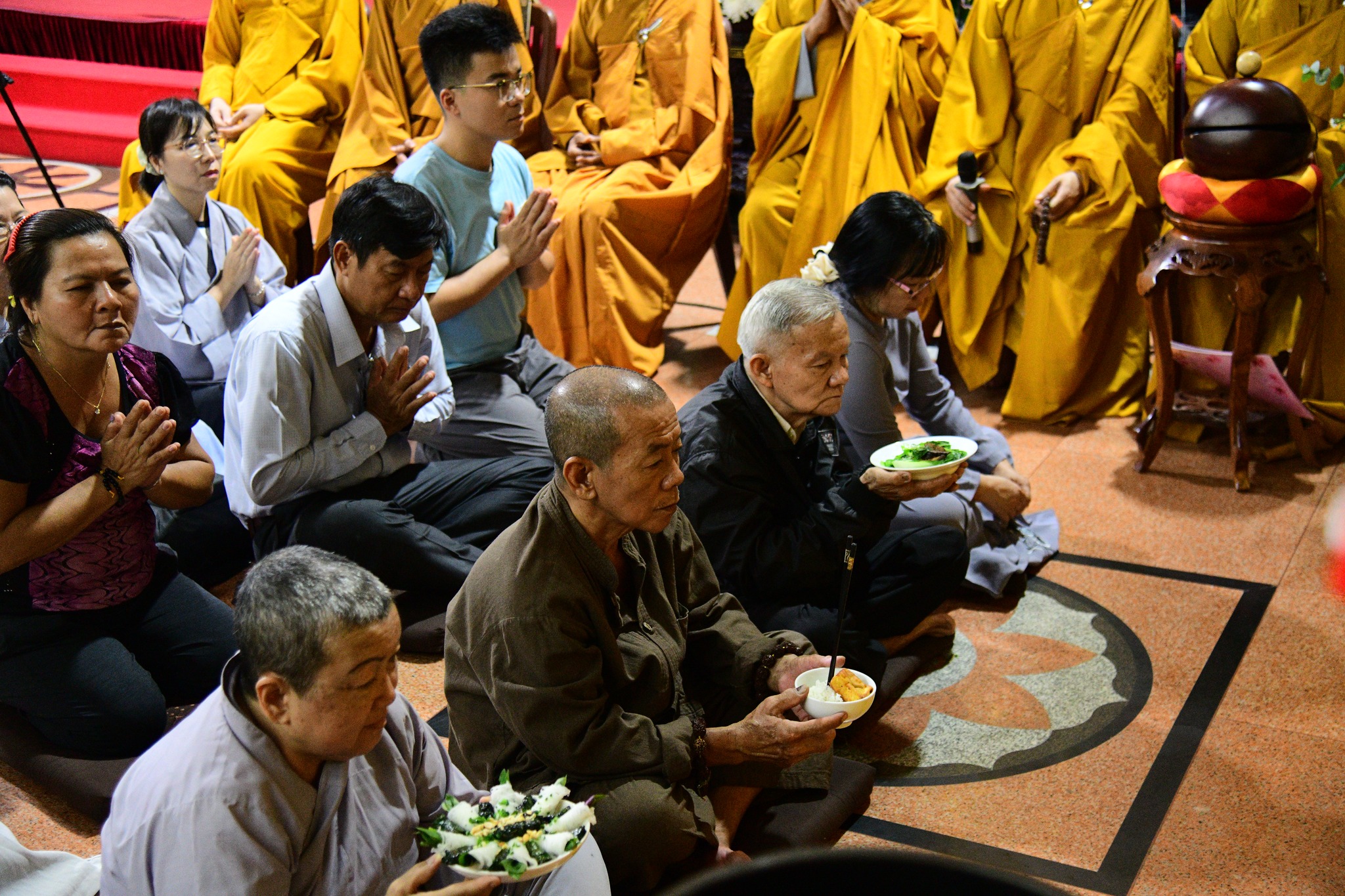 CHÙA GIÁC NGỘ: TRANG NGHIÊM LỄ TƯỞNG NIỆM CỤ ÔNG TRẦN NGỌC ANH - THÂN SINH CỦA TT. THÍCH NHẬT TỪ