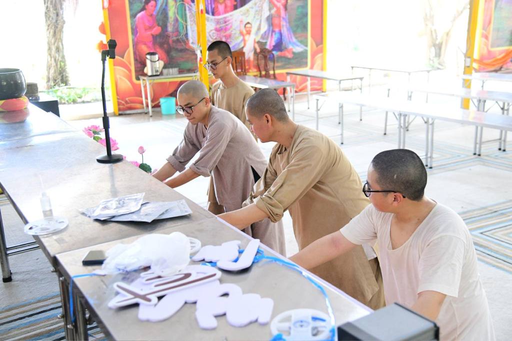 TĂNG ĐOÀN VÀ PHẬT TỬ CHÙA QUAN ÂM ĐÔNG HẢI TÍCH CỰC CHUẨN BỊ CHO LỄ KHAI MẠC KHÓA TU “XUẤT GIA GIEO DUYÊN” – PHƯƠNG TRỜI THONG DONG 9