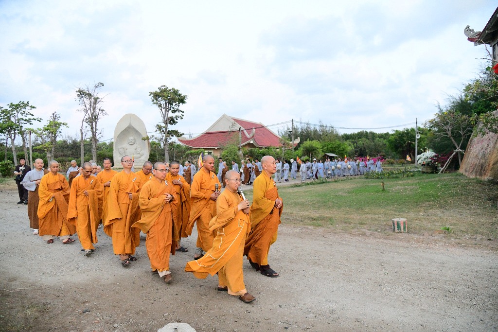 THỜI KHÓA CÔNG PHU SÁNG VÀ THIỀN HÀNH ĐÓN BÌNH MINH 