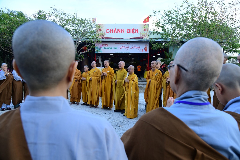 SÁNG AN NHIÊN TRONG KHÓA THIỀN HÀNH