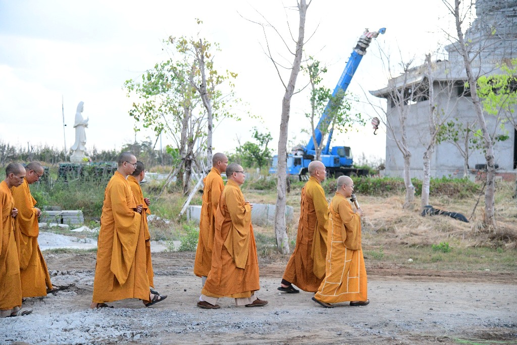 THỜI KHÓA CÔNG PHU SÁNG VÀ THIỀN HÀNH ĐÓN BÌNH MINH 