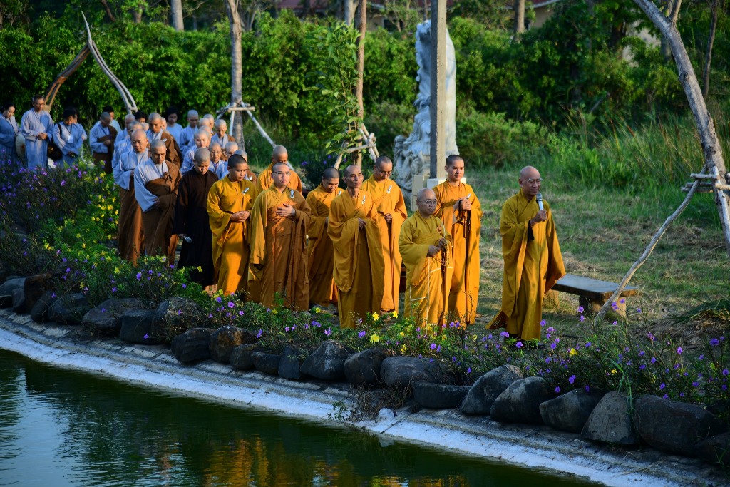 SÁNG AN NHIÊN TRONG KHÓA THIỀN HÀNH