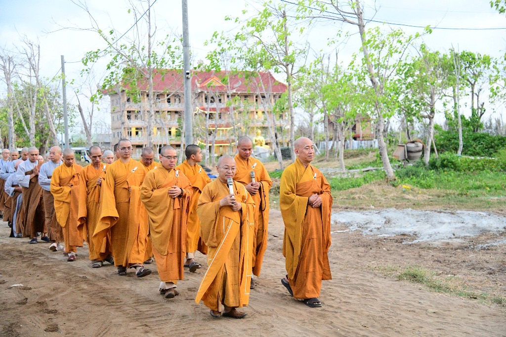 THỜI KHÓA CÔNG PHU SÁNG VÀ THIỀN HÀNH ĐÓN BÌNH MINH 