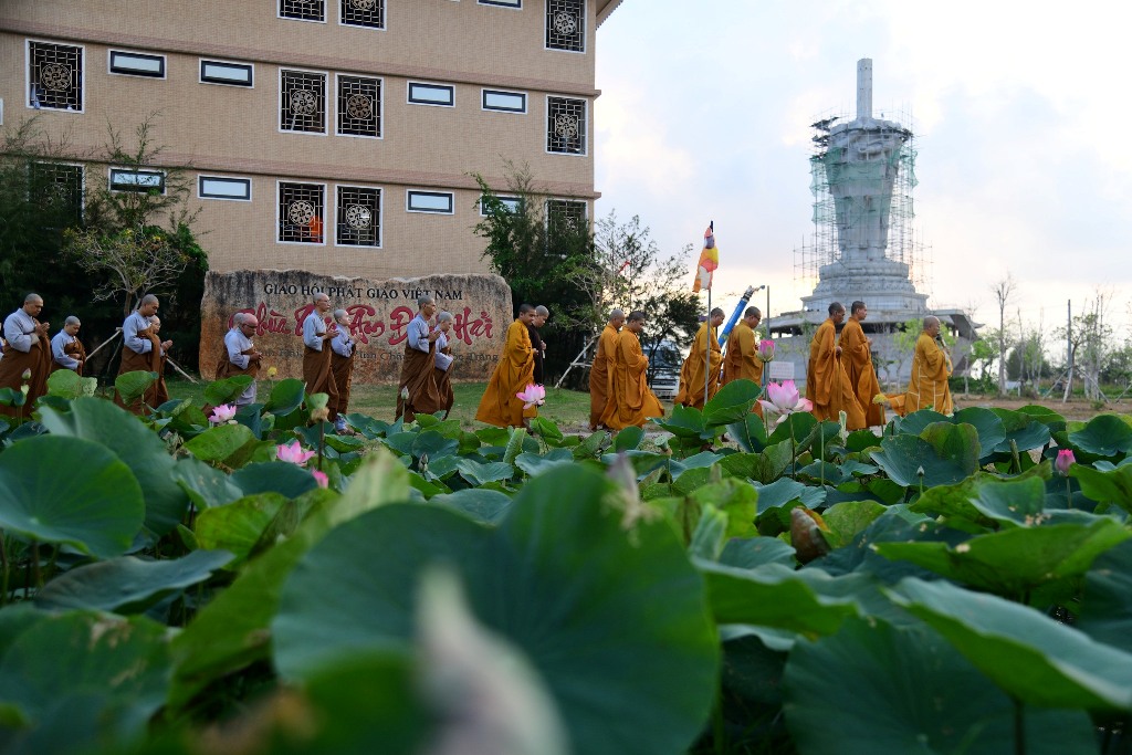 SÁNG AN NHIÊN TRONG KHÓA THIỀN HÀNH