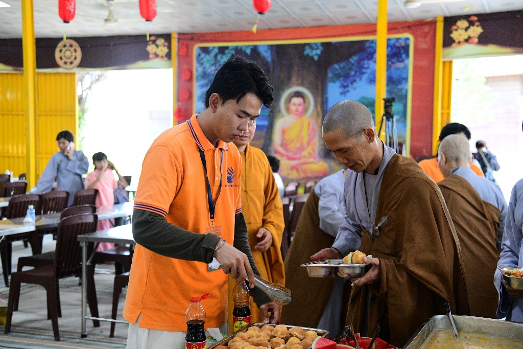 ÂM THẦM PHỤNG SỰ: HẬU CẦN NHÀ BẾP HỘ TRÌ KHÓA TU PHƯƠNG TRỜI THONG DONG 9