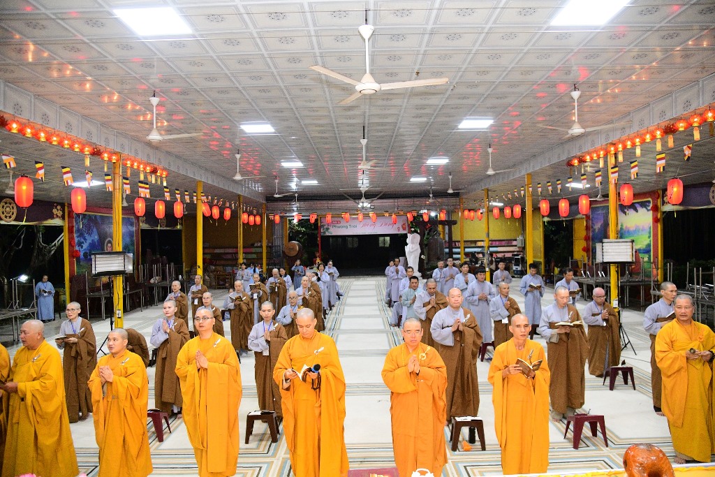 LỄ SÁM HỐI TOÀN THỂ TẠI CHÙA QUAN ÂM ĐÔNG HẢI