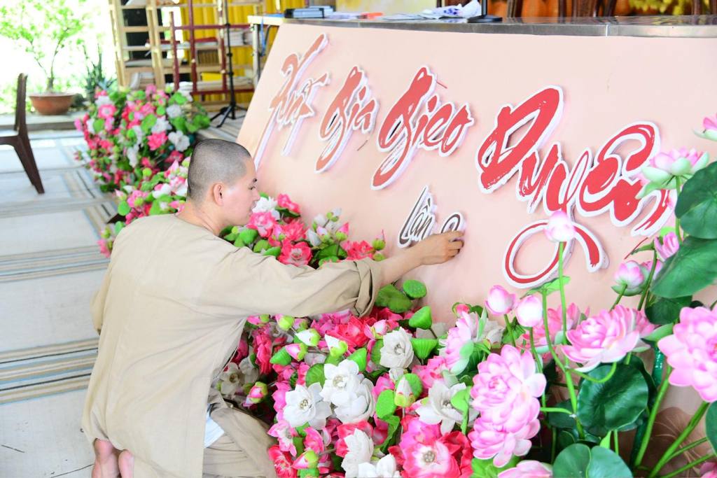 TĂNG ĐOÀN VÀ PHẬT TỬ CHÙA QUAN ÂM ĐÔNG HẢI TÍCH CỰC CHUẨN BỊ CHO LỄ KHAI MẠC KHÓA TU “XUẤT GIA GIEO DUYÊN” – PHƯƠNG TRỜI THONG DONG 9