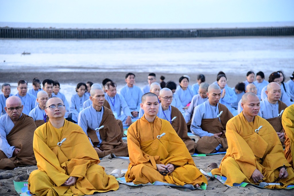 THỜI KHÓA CÔNG PHU SÁNG VÀ THIỀN HÀNH ĐÓN BÌNH MINH 