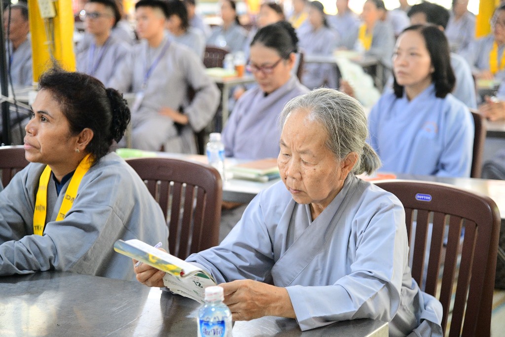 NUÔI DƯỠNG ĐẠO TÂM – SOI SÁNG CHÍNH MÌNH