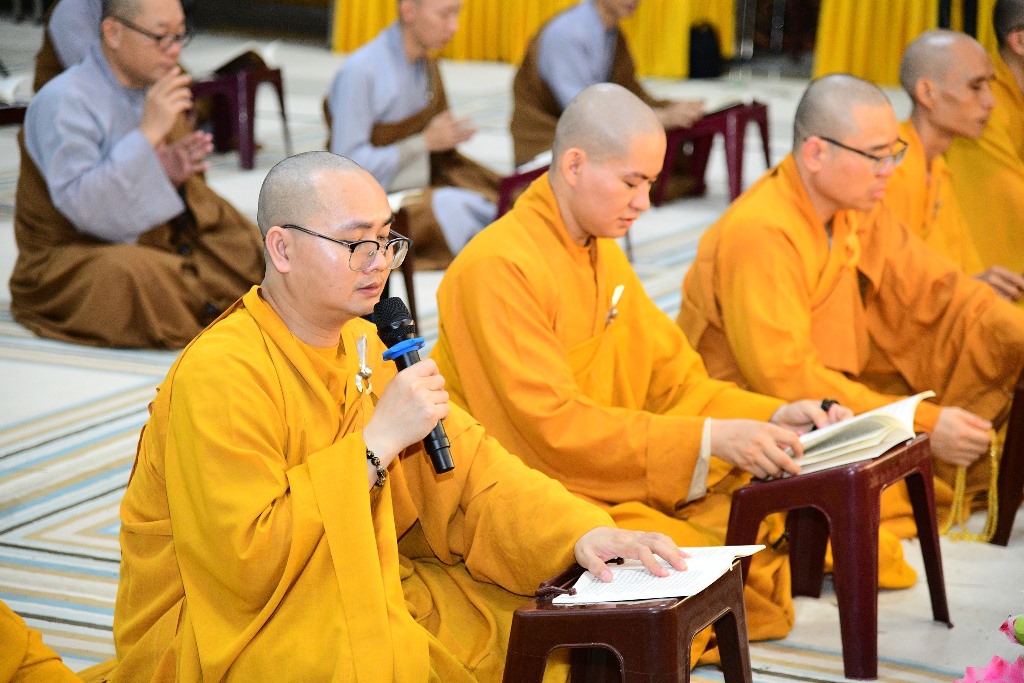 LỄ SÁM HỐI TOÀN THỂ TẠI CHÙA QUAN ÂM ĐÔNG HẢI