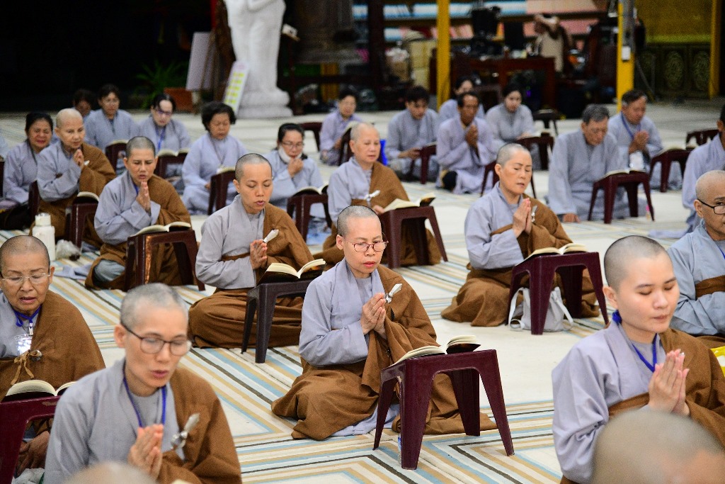 LỄ SÁM HỐI TOÀN THỂ TẠI CHÙA QUAN ÂM ĐÔNG HẢI