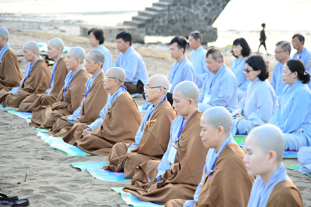 THỜI KHÓA CÔNG PHU SÁNG VÀ THIỀN HÀNH ĐÓN BÌNH MINH 