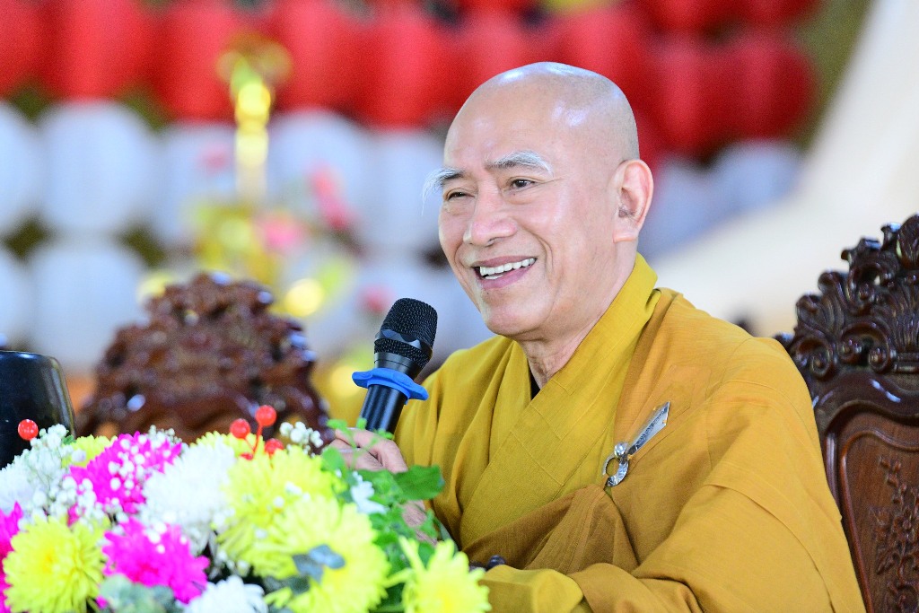 TỪ RỐI REN TẠI GIA ĐẾN THONG DONG XUẤT GIA – THÔNG ĐIỆP  NGÀY ĐẦU KHÓA TU XUẤT GIA GIEO DUYÊN LẦN 9