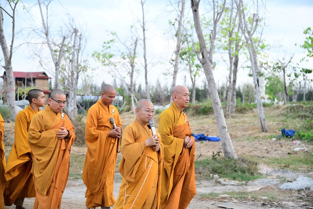 THỜI KHÓA CÔNG PHU SÁNG VÀ THIỀN HÀNH ĐÓN BÌNH MINH 