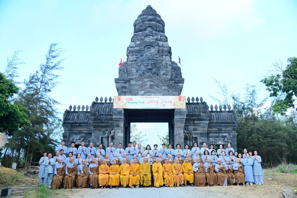 SÁNG AN NHIÊN TRONG KHÓA THIỀN HÀNH