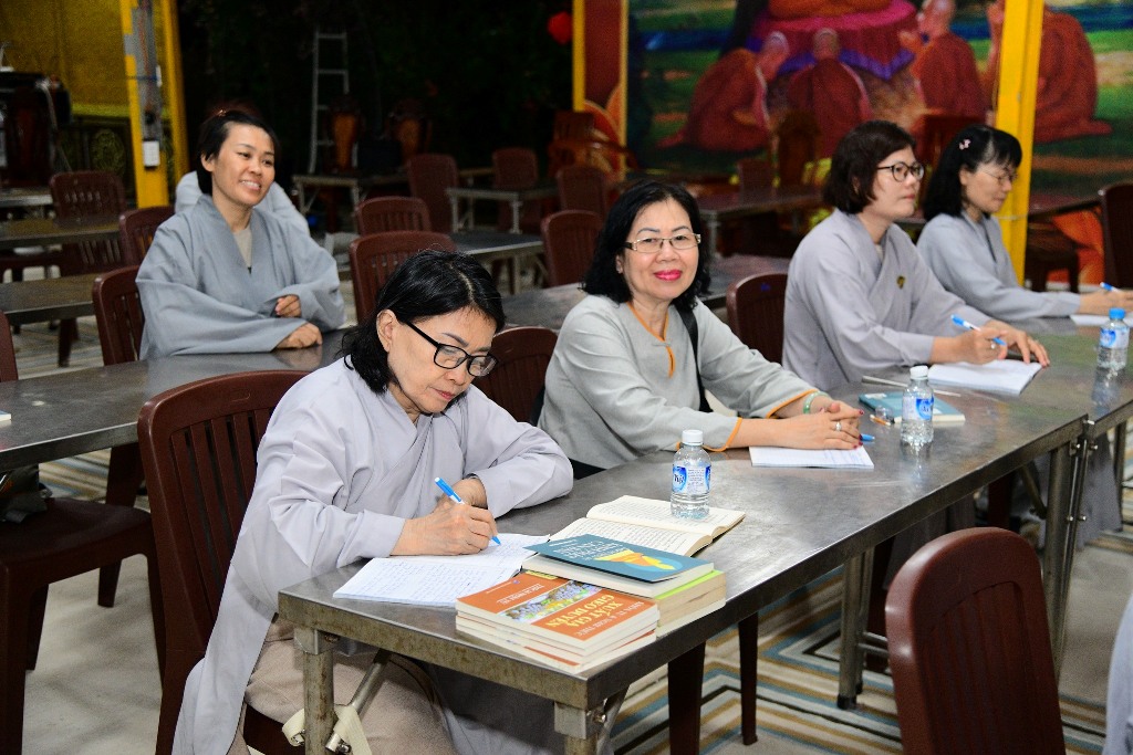 LẮNG NGHE ĐỂ HIỂU, HIỂU ĐỂ TU – ĐÊM VẤN ĐÁP PHẬT PHÁP CÙNG TT. THÍCH NHẬT TỪ