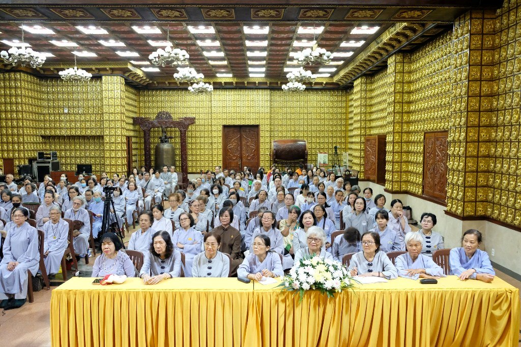 LÀM CHỦ CẢM XÚC – CHÌA KHÓA AN LẠC GIỮA ĐỜI SỐNG HIỆN ĐẠI