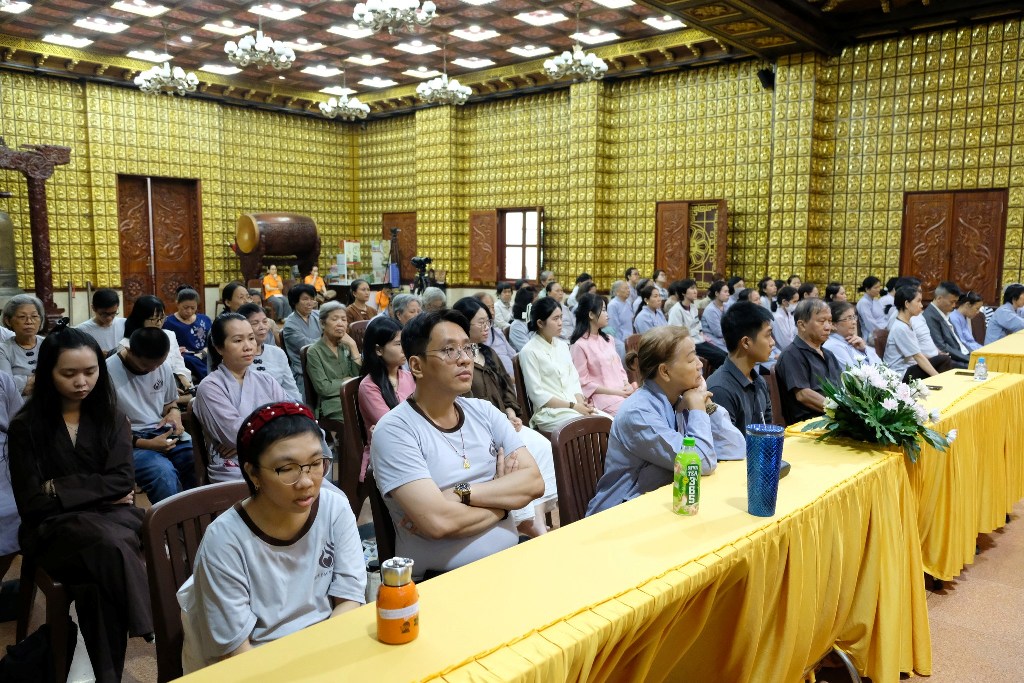 CHIỀU AN LẠC LẮNG SÂU: PHÁP THOẠI CHUYỂN HÓA NỘI TÂM TỪ ĐẠI ĐỨC THÍCH NGỘ TOÀN