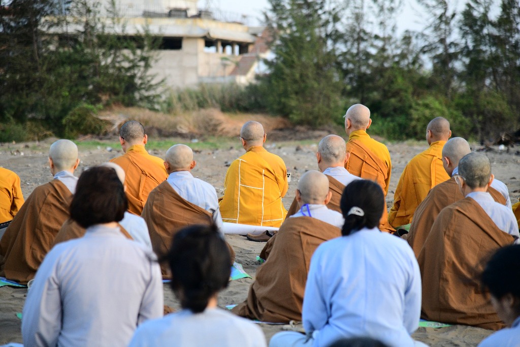 THỜI KHÓA CÔNG PHU SÁNG VÀ THIỀN HÀNH ĐÓN BÌNH MINH 