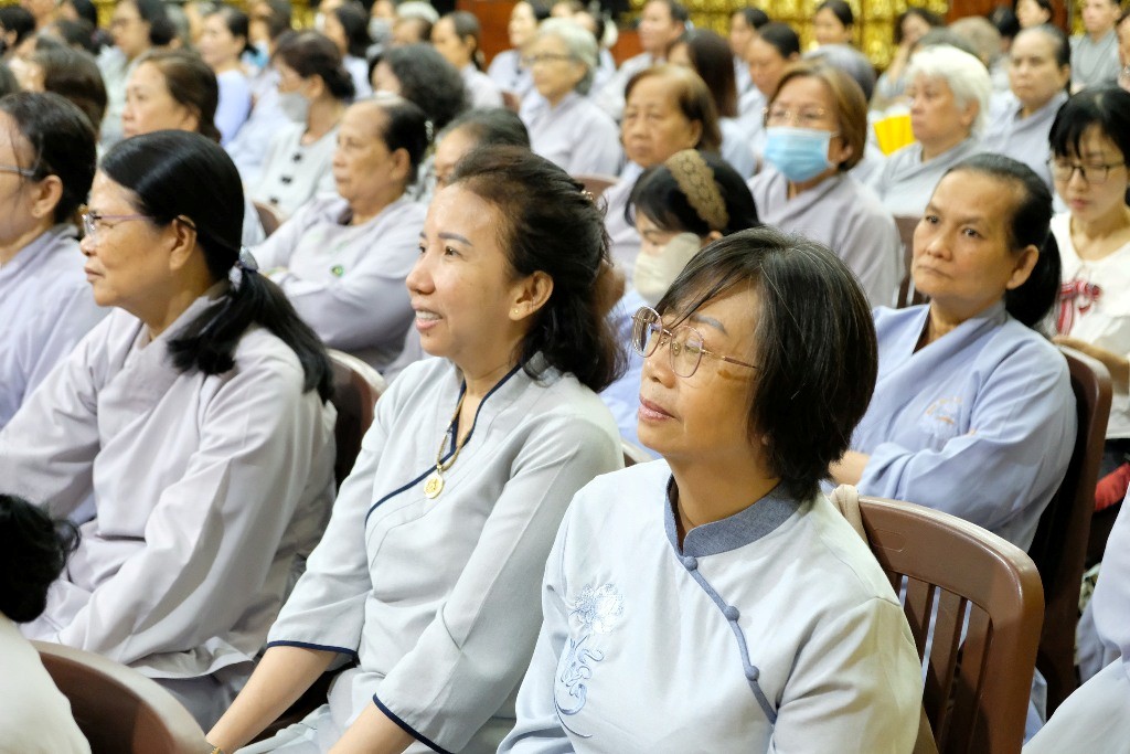 LÀM CHỦ CẢM XÚC – CHÌA KHÓA AN LẠC GIỮA ĐỜI SỐNG HIỆN ĐẠI