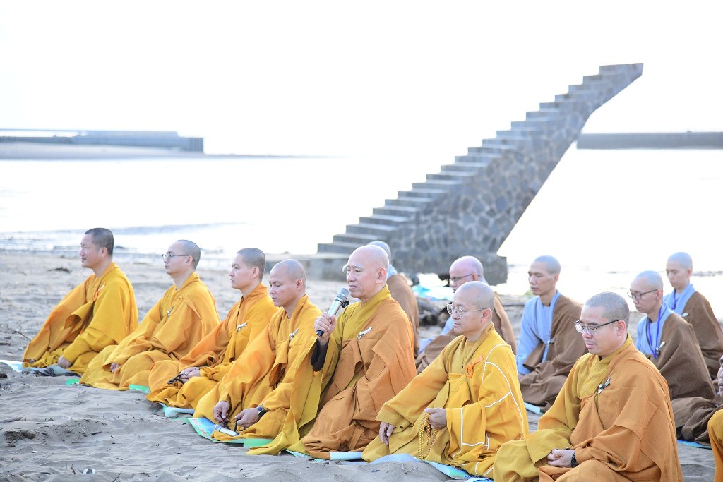 THỜI KHÓA CÔNG PHU SÁNG VÀ THIỀN HÀNH ĐÓN BÌNH MINH 