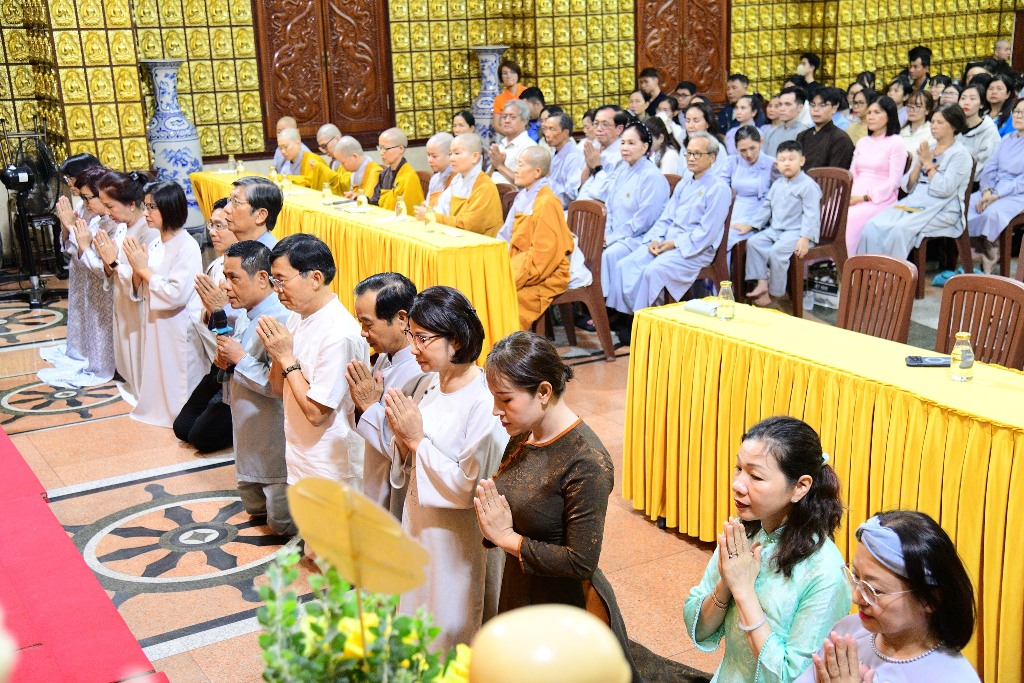 LỄ TƯỞNG NIỆM ĐỨC PHẬT NHẬP NIẾT-BÀN VÀ MỪNG NGÀY TIẾP NỐI LẦN THỨ 58 CỦA SƯ PHỤ THÍCH NHẬT TỪ: THẮP SÁNG TINH THẦN TRI ÂN VÀ TIẾP NỐI CHÁNH PHÁP