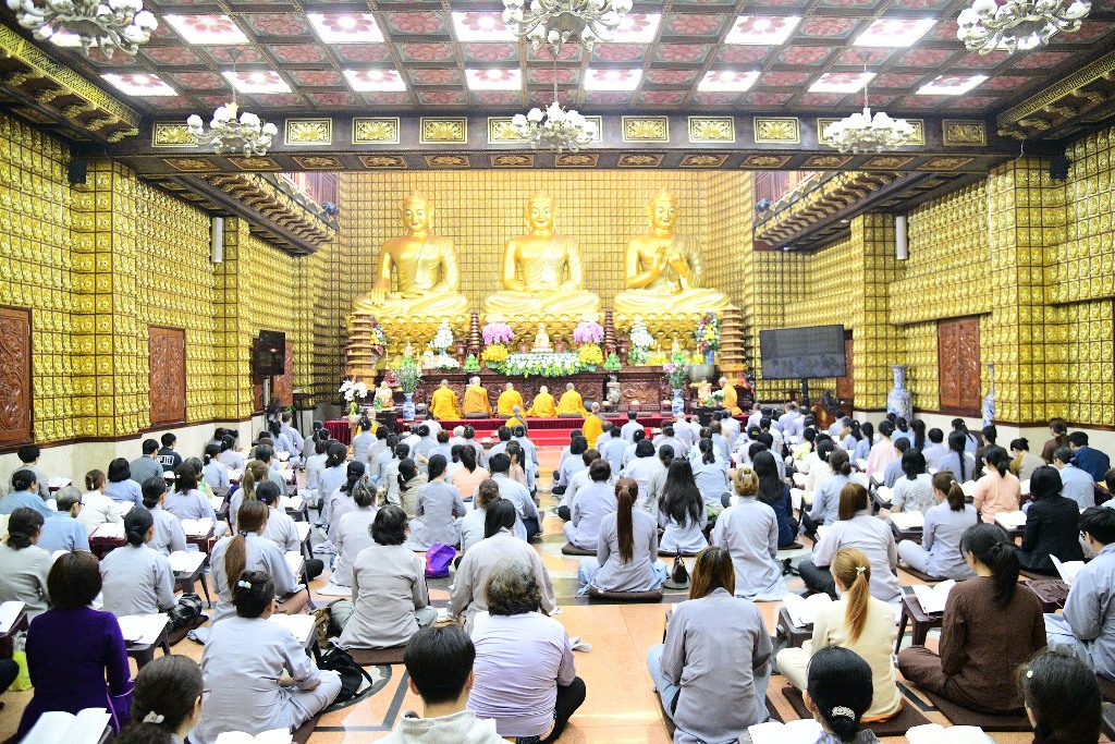 ĐÊM SÁM HỐI – TRỞ VỀ LẮNG NGHE CHÍNH MÌNH TẠI CHÙA GIÁC NGỘ