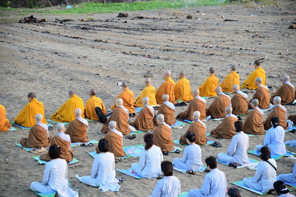 THỜI KHÓA CÔNG PHU SÁNG VÀ THIỀN HÀNH ĐÓN BÌNH MINH 