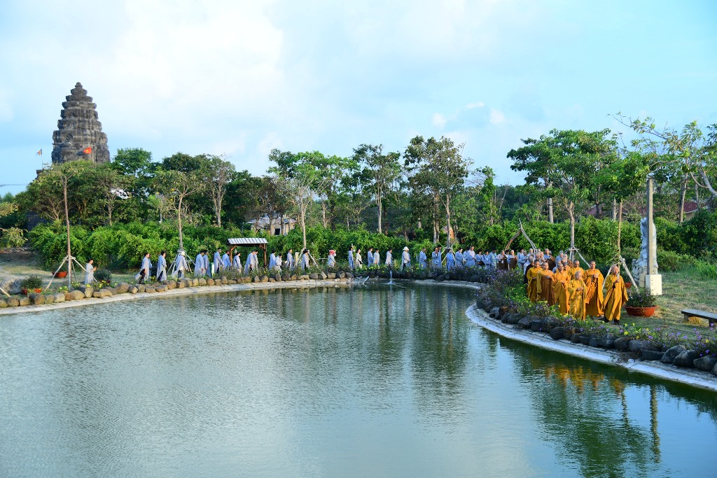 SÁNG AN NHIÊN TRONG KHÓA THIỀN HÀNH