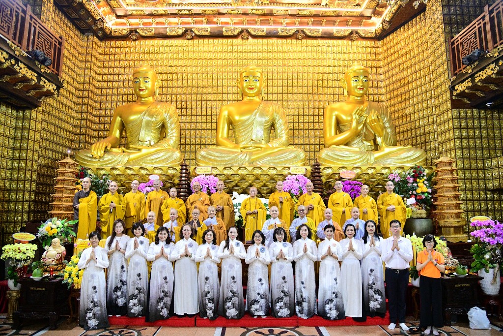 LỄ TƯỞNG NIỆM ĐỨC PHẬT NHẬP NIẾT-BÀN VÀ MỪNG NGÀY TIẾP NỐI LẦN THỨ 58 CỦA SƯ PHỤ THÍCH NHẬT TỪ: THẮP SÁNG TINH THẦN TRI ÂN VÀ TIẾP NỐI CHÁNH PHÁP